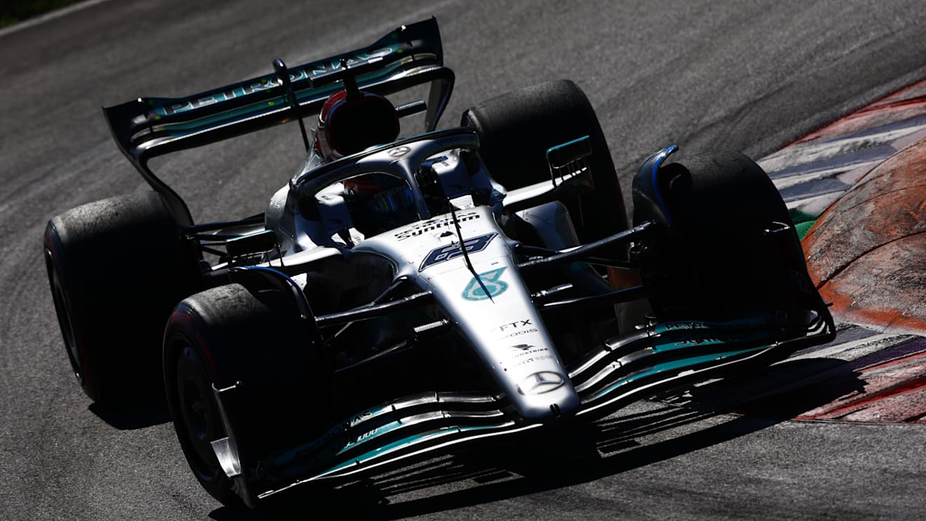 MONZA, ITALY - SEPTEMBER 11: George Russell of Great Britain driving the (63) Mercedes AMG Petronas F1 Team W13 on track during the F1 Grand Prix of Italy at Autodromo Nazionale Monza on September 11, 2022 in Monza, Italy. (Photo by Mark Thompson/Getty Images)