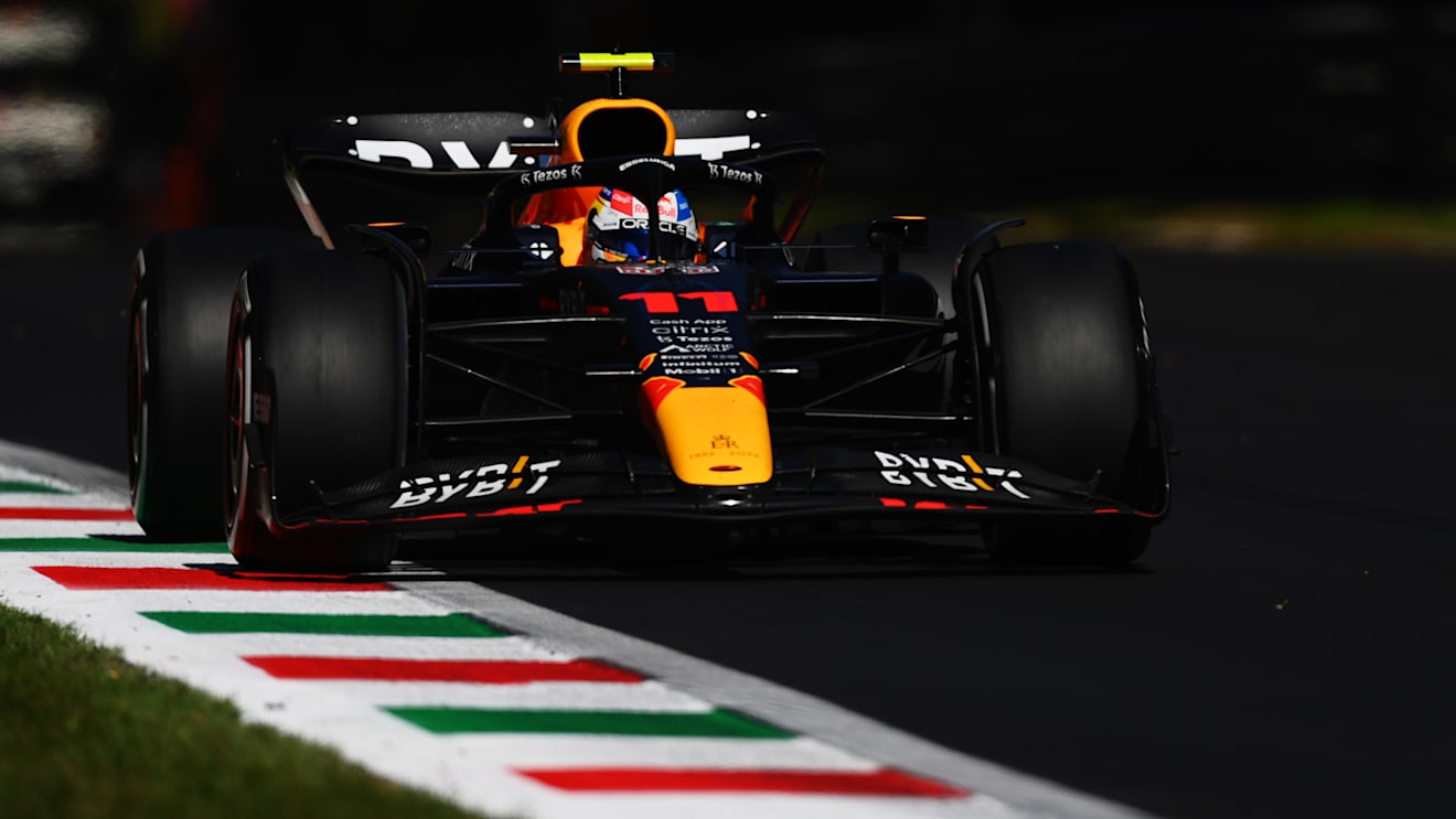 MONZA, ITALY - SEPTEMBER 11: Sergio Perez of Mexico driving the (11) Oracle Red Bull Racing RB18 on track during the F1 Grand Prix of Italy at Autodromo Nazionale Monza on September 11, 2022 in Monza, Italy. (Photo by Dan Mullan/Getty Images)