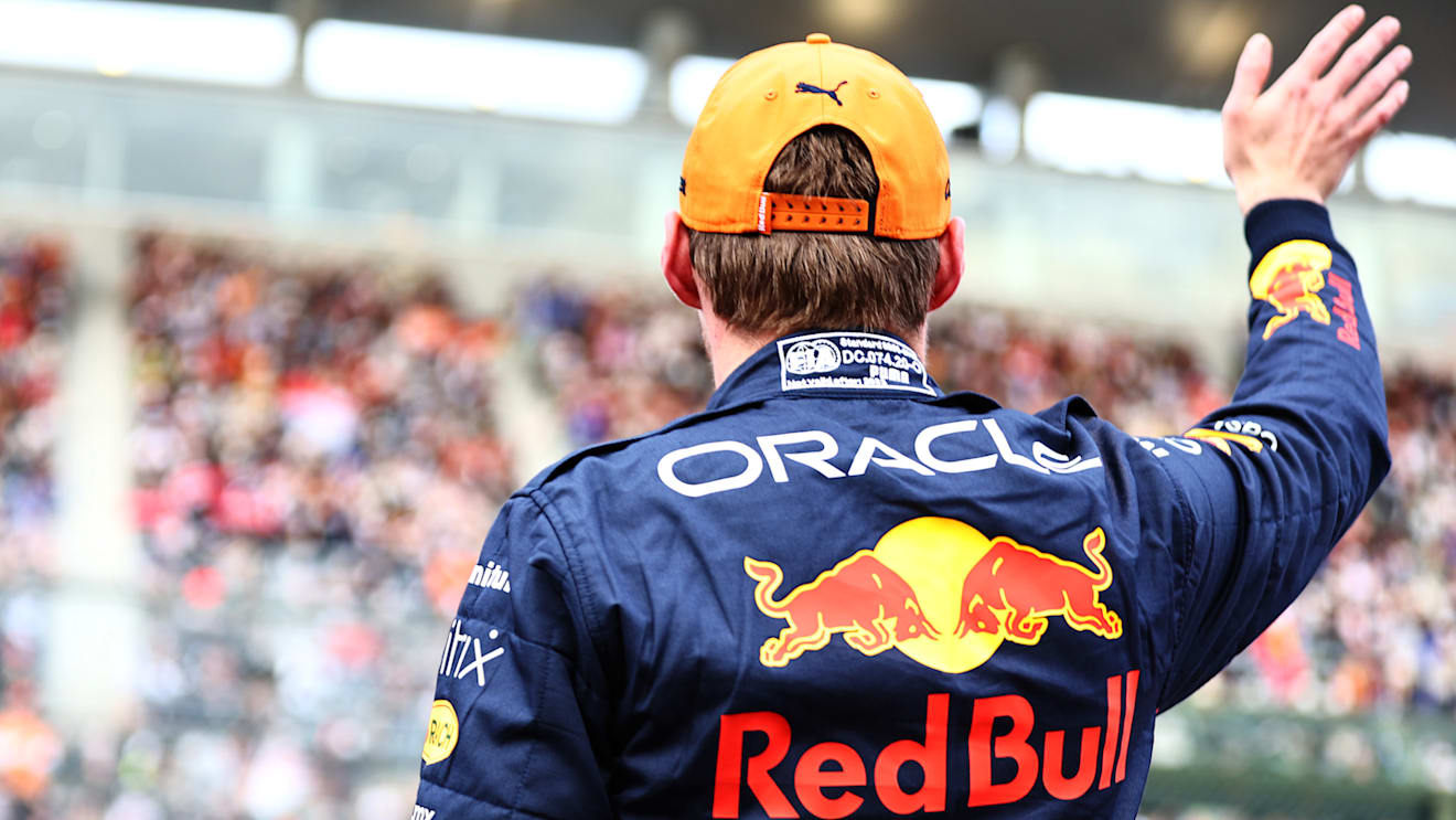 SUZUKA, JAPAN - OCTOBER 08: Pole position qualifier Max Verstappen of the Netherlands and Oracle Red Bull Racing celebrates in parc ferme during qualifying ahead of the F1 Grand Prix of Japan at Suzuka International Racing Course on October 08, 2022 in Suzuka, Japan. (Photo by Mark Thompson/Getty Images )