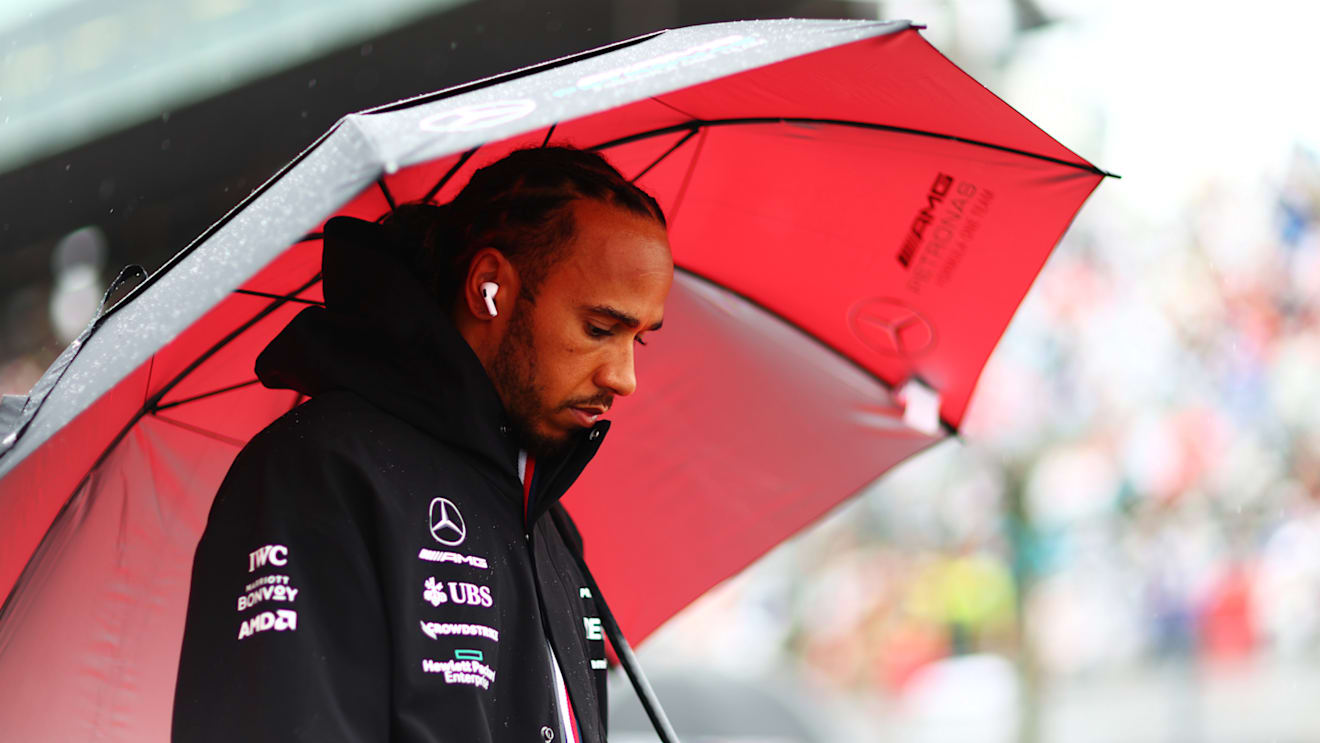 SUZUKA, JAPAN - OCTOBER 09: Lewis Hamilton of Great Britain and Mercedes looks on from the grid during the F1 Grand Prix of Japan at Suzuka International Racing Course on October 09, 2022 in Suzuka, Japan. (Photo by Dan Istitene - Formula 1/Formula 1 via Getty Images)