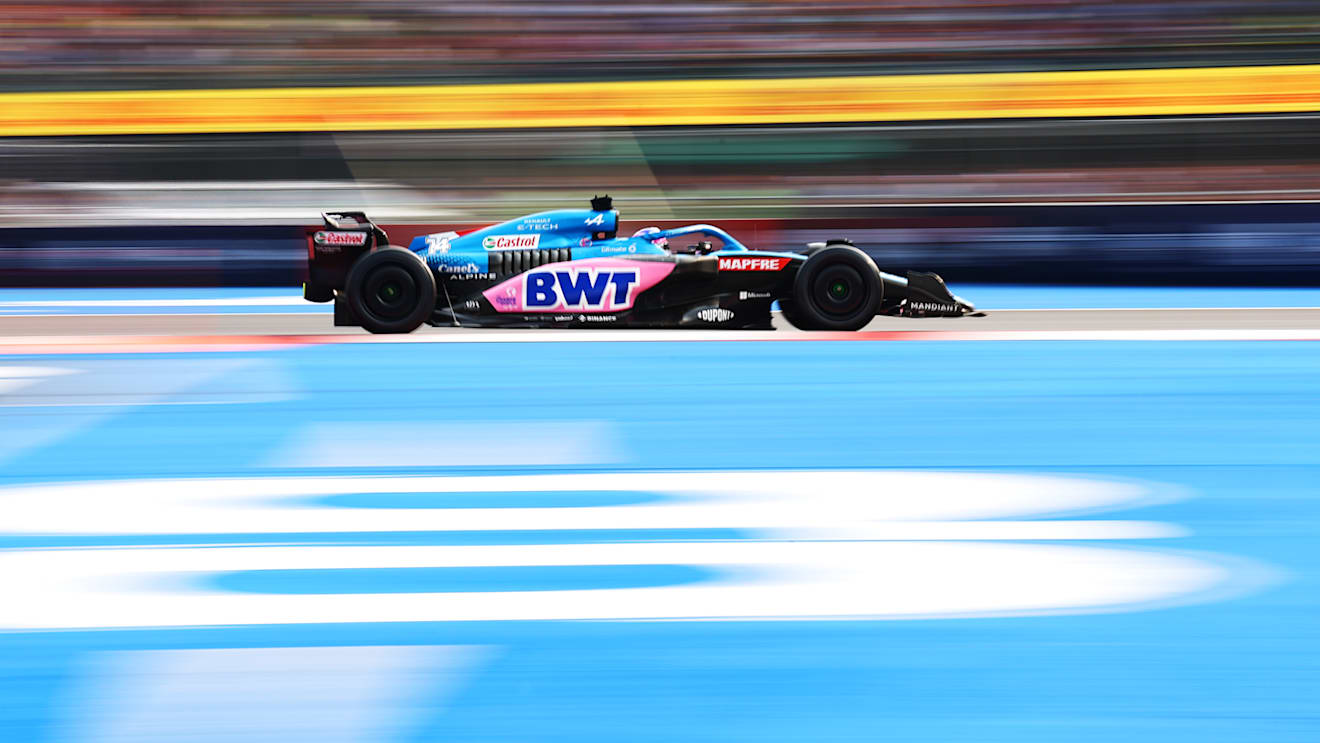 MEXICO CITY, MEXICO - OCTOBER 28: Fernando Alonso of Spain driving the (14) Alpine F1 A522 Renault on track during practice ahead of the F1 Grand Prix of Mexico at Autodromo Hermanos Rodriguez on October 28, 2022 in Mexico City, Mexico. (Photo by Mark Thompson/Getty Images )