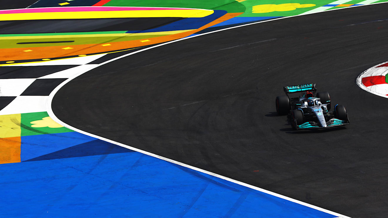 MEXICO CITY, MEXICO - OCTOBER 29: George Russell of Great Britain driving the (63) Mercedes AMG Petronas F1 Team W13 on track during final practice ahead of the F1 Grand Prix of Mexico at Autodromo Hermanos Rodriguez on October 29, 2022 in Mexico City, Mexico. (Photo by Mark Thompson/Getty Images )