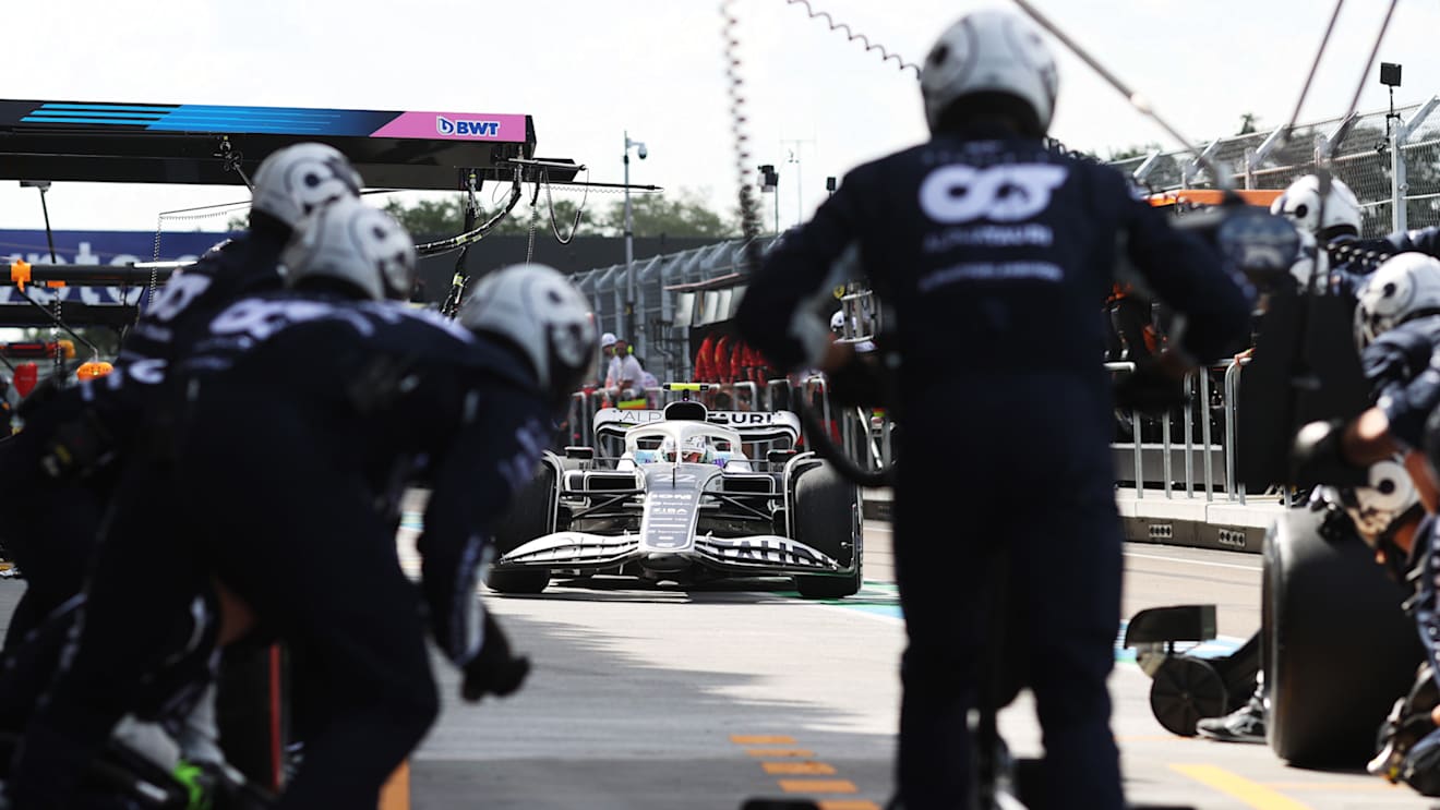MIAMI, FLORIDA - MAY 08: Yuki Tsunoda of Japan driving the (22) Scuderia AlphaTauri AT03 makes a pitstop during the F1 Grand Prix of Miami at the Miami International Autodrome on May 08, 2022 in Miami, Florida. (Photo by Peter Fox/Getty Images)