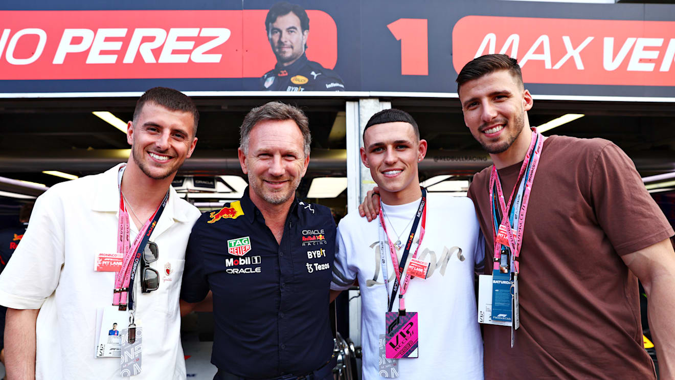MONTE-CARLO, MONACO - MAY 28: (L-R) Mason Mount, Red Bull Racing Team Principal Christian Horner, Phil Foden and Ruben Dias pose for a photo prior to qualifying ahead of the F1 Grand Prix of Monaco at Circuit de Monaco on May 28, 2022 in Monte-Carlo, Monaco. (Photo by Mark Thompson/Getty Images)