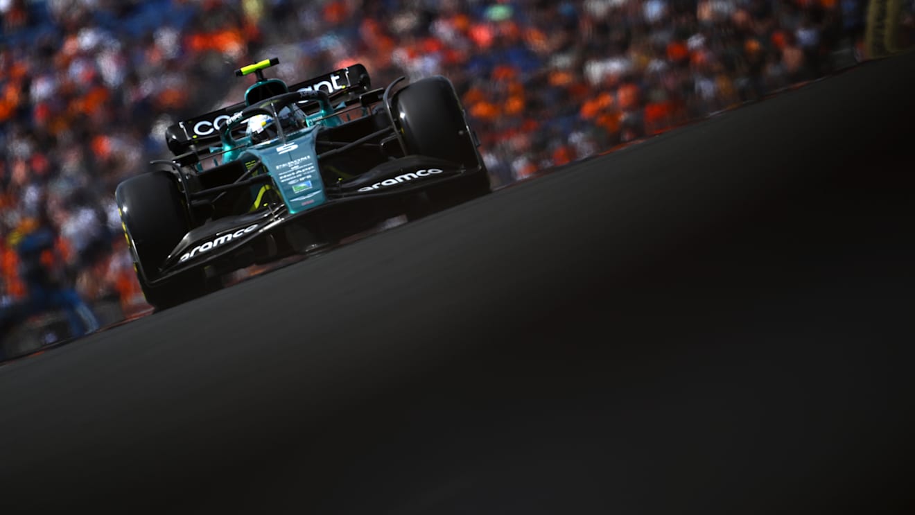 ZANDVOORT, NETHERLANDS - SEPTEMBER 02: Sebastian Vettel of Germany driving the (5) Aston Martin AMR22 Mercedes on track during practice ahead of the F1 Grand Prix of The Netherlands at Circuit Zandvoort on September 02, 2022 in Zandvoort, Netherlands. (Photo by Clive Mason/Getty Images)