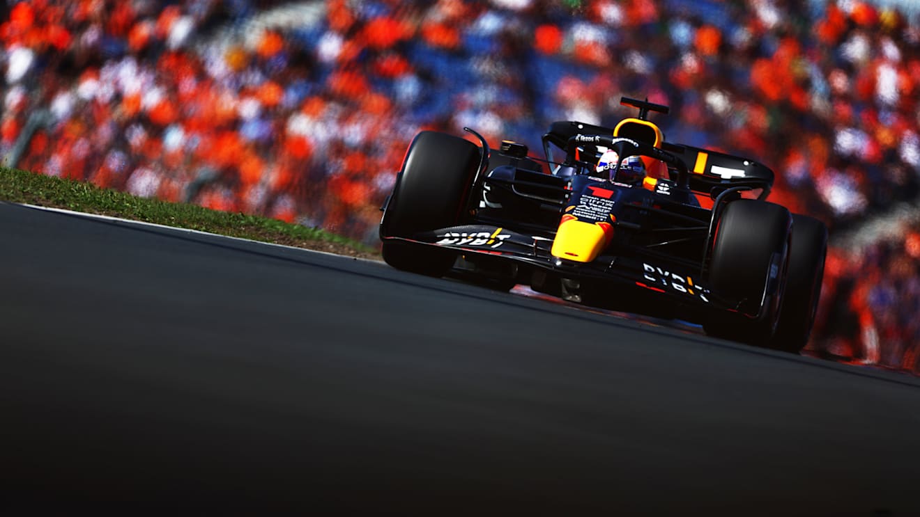 ZANDVOORT, NETHERLANDS - SEPTEMBER 03: Max Verstappen of the Netherlands driving the (1) Oracle Red Bull Racing RB18 on track during final practice ahead of the F1 Grand Prix of The Netherlands at Circuit Zandvoort on September 03, 2022 in Zandvoort, Netherlands. (Photo by Mark Thompson/Getty Images)