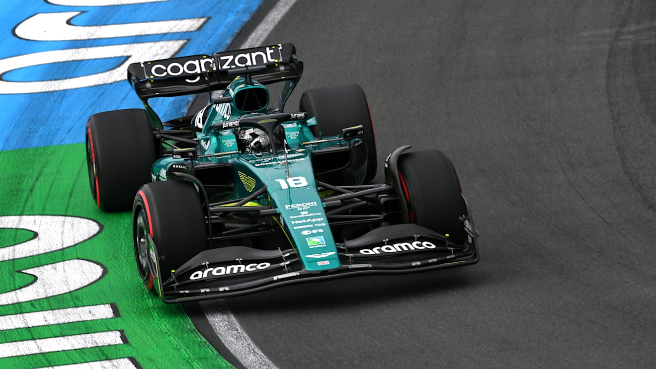 ZANDVOORT, NETHERLANDS - SEPTEMBER 04: Lance Stroll of Canada driving the (18) Aston Martin AMR22 Mercedes on track during the F1 Grand Prix of The Netherlands at Circuit Zandvoort on September 04, 2022 in Zandvoort, Netherlands. (Photo by Dan Mullan/Getty Images)