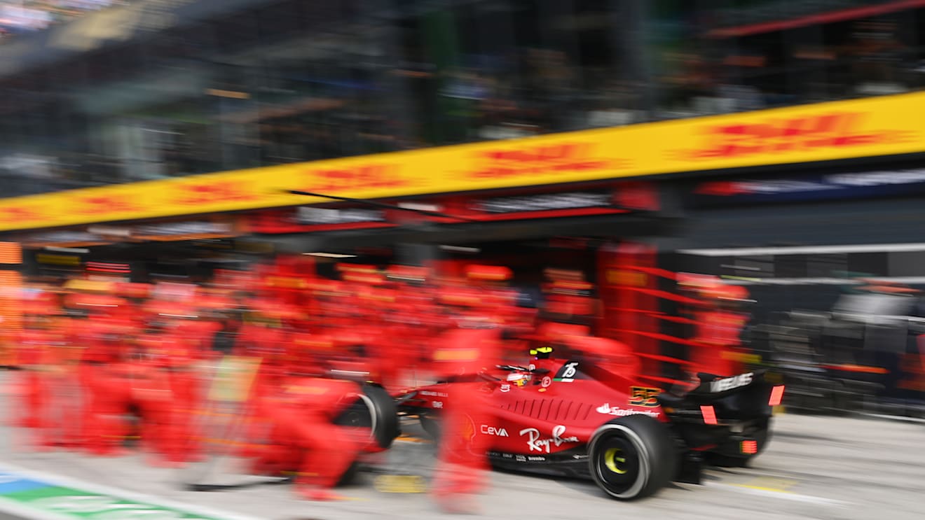 ZANDVOORT, NETHERLANDS - SEPTEMBER 04: Carlos Sainz of Spain driving (55) the Ferrari F1-75 makes a pitstop during the F1 Grand Prix of The Netherlands at Circuit Zandvoort on September 04, 2022 in Zandvoort, Netherlands. (Photo by Dan Mullan/Getty Images)