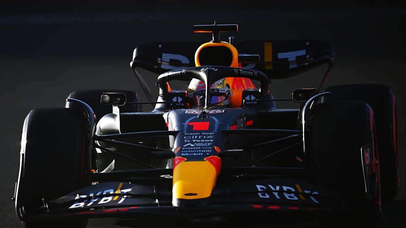 JEDDAH, SAUDI ARABIA - MARCH 25: Max Verstappen of the Netherlands driving the (1) Oracle Red Bull Racing RB18 on track during practice ahead of the F1 Grand Prix of Saudi Arabia at the Jeddah Corniche Circuit on March 25, 2022 in Jeddah, Saudi Arabia. (Photo by Clive Mason/Getty Images)