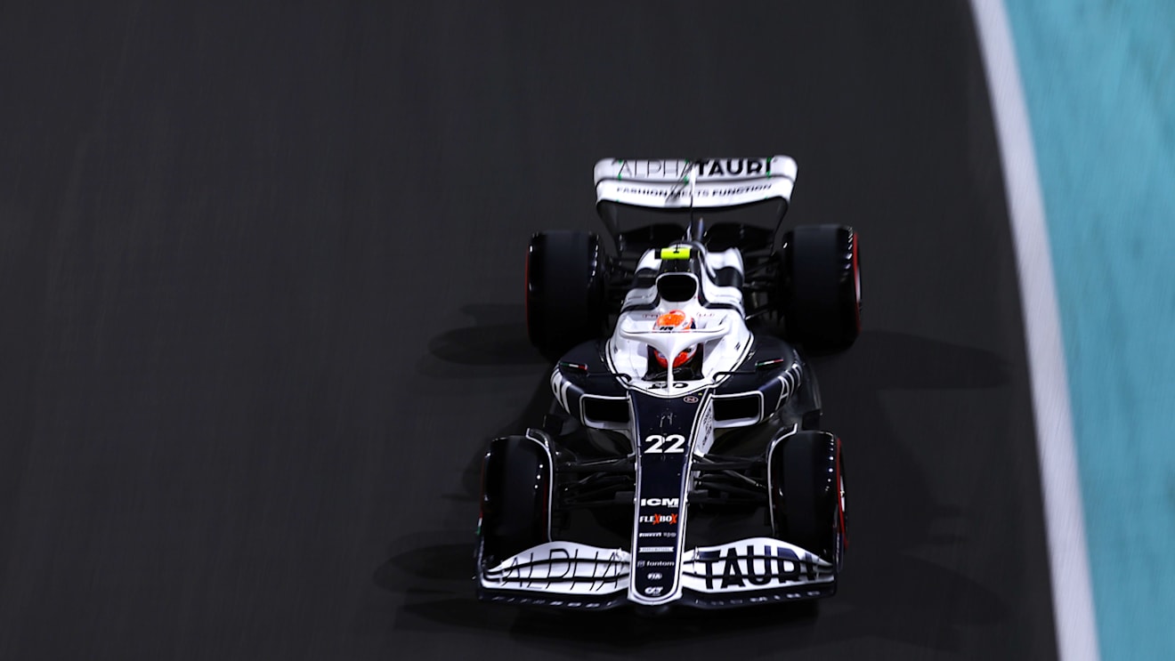 JEDDAH, SAUDI ARABIA - MARCH 26: Yuki Tsunoda of Japan driving the (22) Scuderia AlphaTauri AT03 on track during qualifying ahead of the F1 Grand Prix of Saudi Arabia at the Jeddah Corniche Circuit on March 26, 2022 in Jeddah, Saudi Arabia. (Photo by Lars Baron/Getty Images)