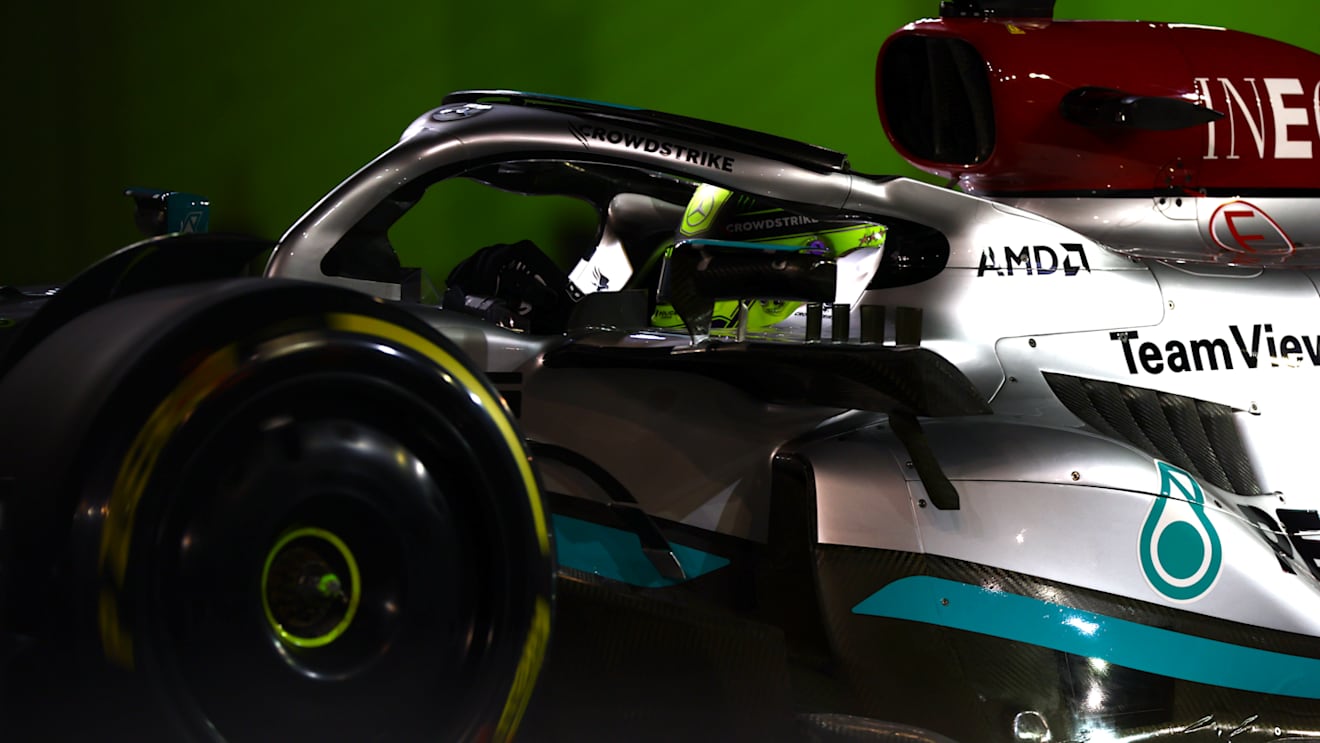 SINGAPORE, SINGAPORE - SEPTEMBER 30: Lewis Hamilton of Great Britain driving the (44) Mercedes AMG Petronas F1 Team W13 on track during practice ahead of the F1 Grand Prix of Singapore at Marina Bay Street Circuit on September 30, 2022 in Singapore, Singapore. (Photo by Mark Thompson/Getty Images,)