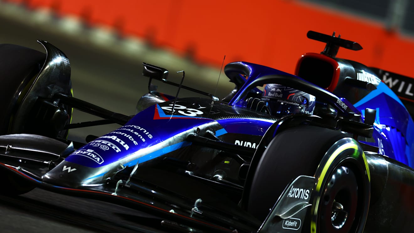 SINGAPORE, SINGAPORE - SEPTEMBER 30: Alexander Albon of Thailand driving the (23) Williams FW44 Mercedes on track during practice ahead of the F1 Grand Prix of Singapore at Marina Bay Street Circuit on September 30, 2022 in Singapore, Singapore. (Photo by Mark Thompson/Getty Images,)