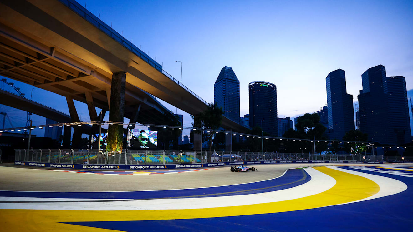 SINGAPORE, SINGAPORE - SEPTEMBER 30: Esteban Ocon of France driving the (31) Alpine F1 A522 Renault on track during practice ahead of the F1 Grand Prix of Singapore at Marina Bay Street Circuit on September 30, 2022 in Singapore, Singapore. (Photo by Clive Rose/Getty Images,)