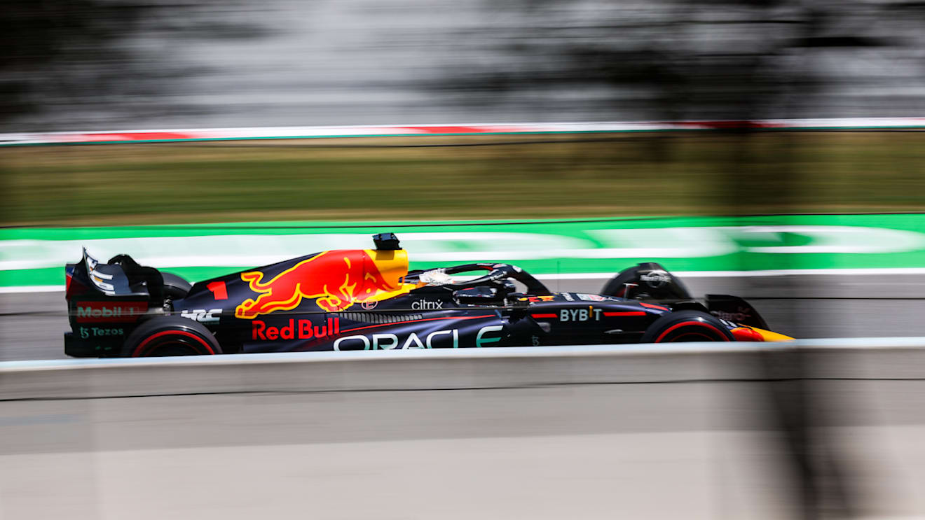 BARCELONA, SPAIN - MAY 21: Max Verstappen of Red Bull Racing and The Netherlands during qualifying ahead of the F1 Grand Prix of Spain at Circuit de Barcelona-Catalunya on May 21, 2022 in Barcelona, Spain. (Photo by Peter Fox/Getty Images)