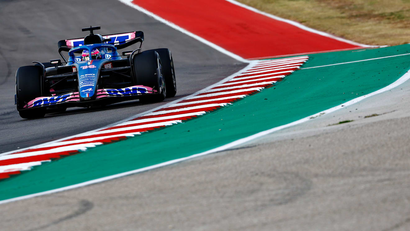 AUSTIN, TEXAS - OCTOBER 23: Fernando Alonso of Spain driving the (14) Alpine F1 A522 Renault on track during the F1 Grand Prix of USA at Circuit of The Americas on October 23, 2022 in Austin, Texas. (Photo by Chris Graythen/Getty Images)