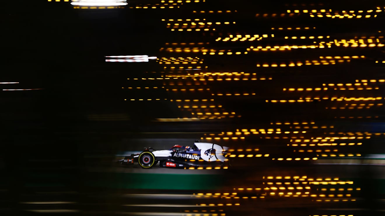 BAHRAIN, BAHRAIN - MARCH 03: Nyck de Vries of Netherlands driving the (21) Scuderia AlphaTauri AT04 on track during practice ahead of the F1 Grand Prix of Bahrain at Bahrain International Circuit on March 03, 2023 in Bahrain, Bahrain. (Photo by Mark Thompson/Getty Images)