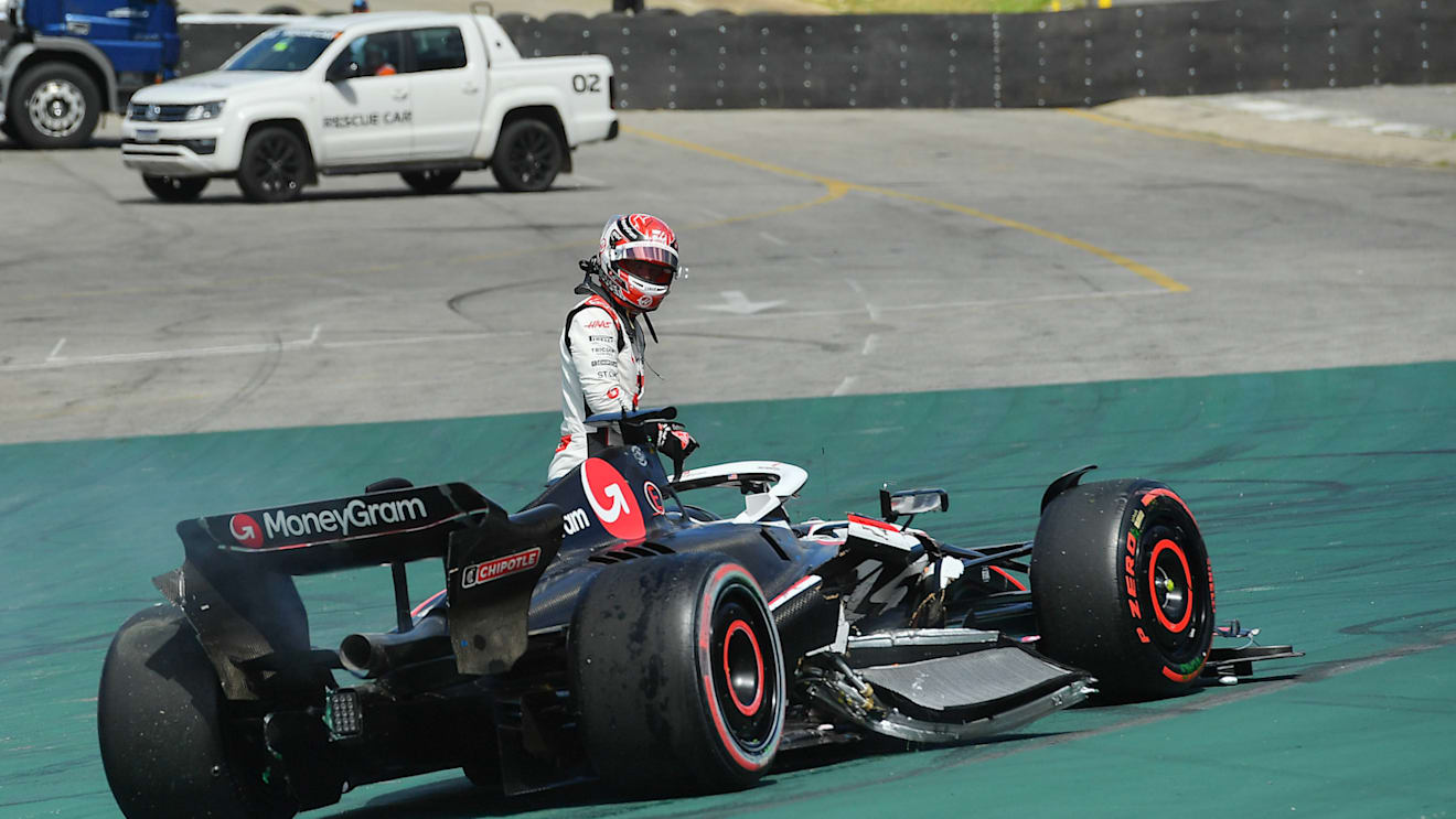 It was Magnussen's second DNF in a row