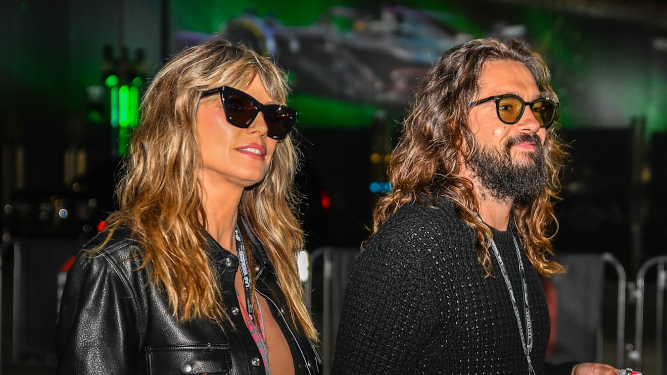 LAS VEGAS, NEVADA - NOVEMBER 18: Model Heidi Klum with boyfriend Tom Kaulitz entering the paddock during the F1 Grand Prix of Las Vegas at Las Vegas Strip Circuit on November 18, 2023 in Las Vegas, Nevada. (Photo by Kym Illman/Getty Images)