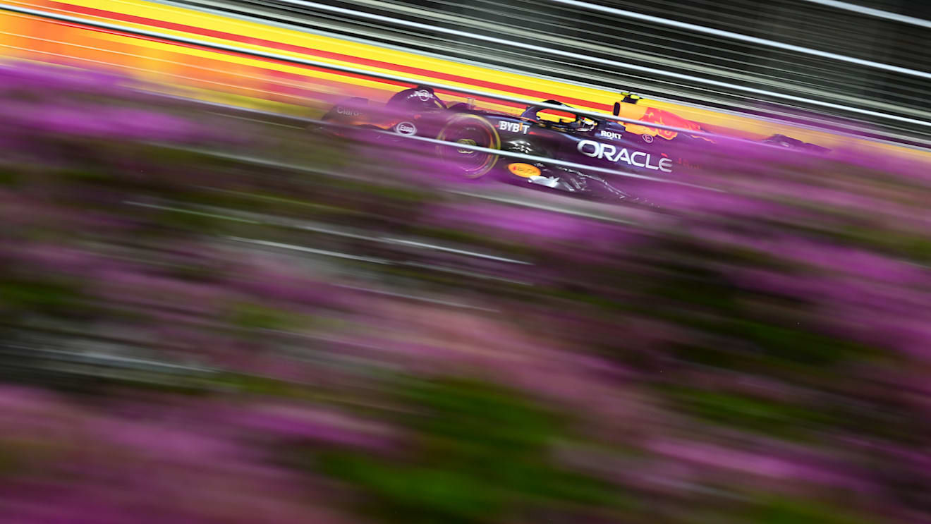 SINGAPORE, SINGAPORE - SEPTEMBER 22: Sergio Perez of Mexico driving the (11) Oracle Red Bull Racing RB20 on track during the F1 Grand Prix of Singapore at Marina Bay Street Circuit on September 22, 2024 in Singapore, Singapore. (Photo by Clive Mason/Getty Images)