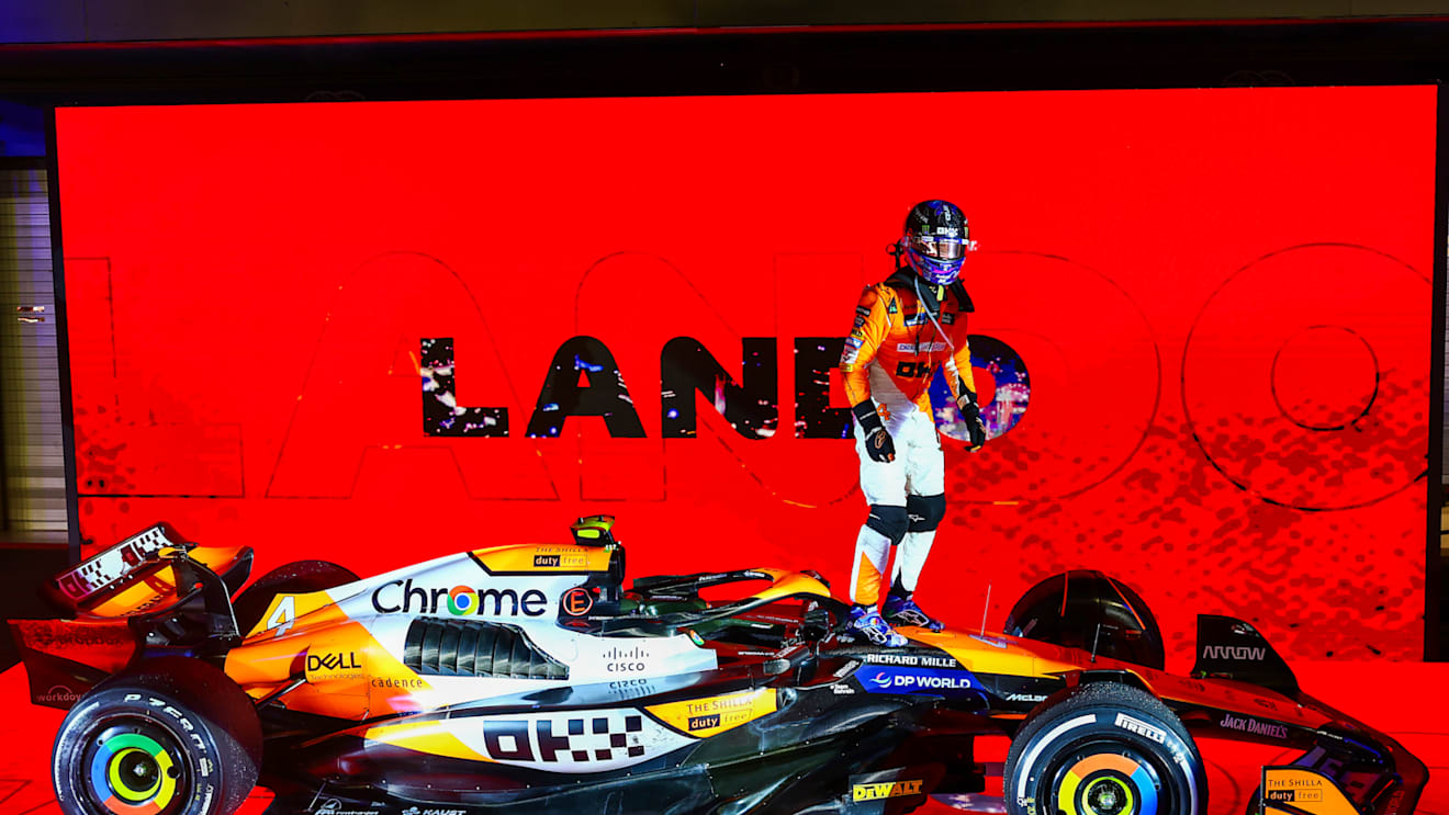 SINGAPORE, SINGAPORE - SEPTEMBER 22: Race winner Lando Norris of Great Britain and McLaren celebrates in parc ferme during the F1 Grand Prix of Singapore at Marina Bay Street Circuit on September 22, 2024 in Singapore, Singapore. (Photo by Mark Thompson/Getty Images)