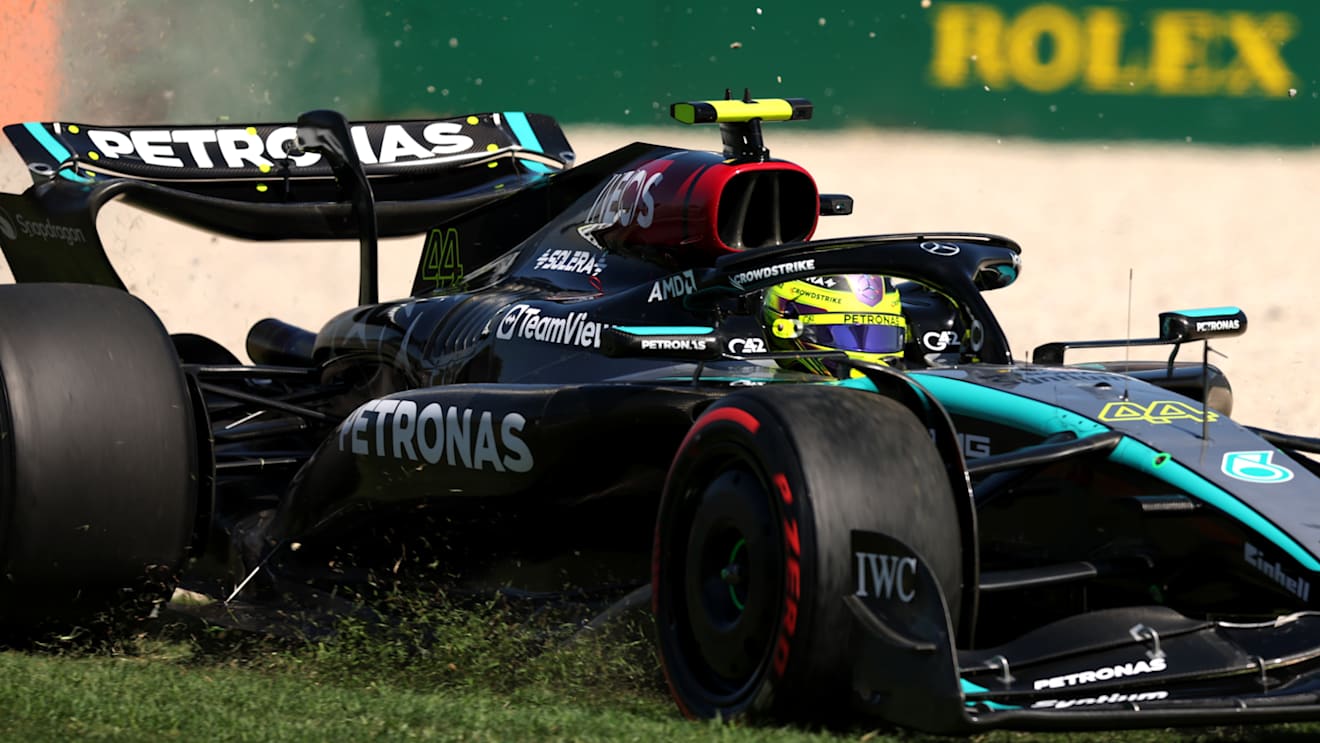 MELBOURNE, AUSTRALIA - MARCH 22: Lewis Hamilton of Great Britain driving the (44) Mercedes AMG Petronas F1 Team W15 runs wide during practice ahead of the F1 Grand Prix of Australia at Albert Park Circuit on March 22, 2024 in Melbourne, Australia. (Photo by Robert Cianflone/Getty Images)