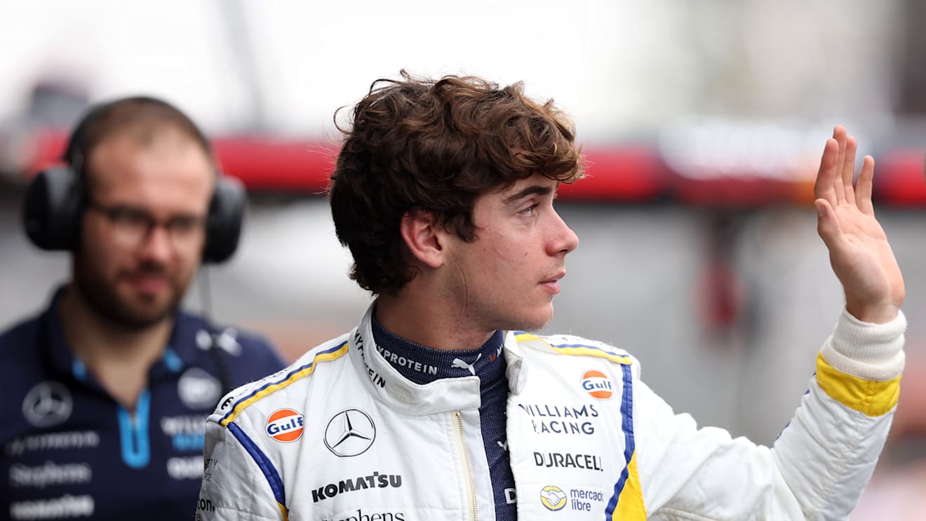 SAO PAULO, BRAZIL - NOVEMBER 01: 14th placed qualifier Franco Colapinto of Argentina and Williams walks in the Pitlane during Sprint Qualifying ahead of the F1 Grand Prix of Brazil at Autodromo Jose Carlos Pace on November 01, 2024 in Sao Paulo, Brazil. (Photo by Lars Baron - Formula 1/Formula 1 via Getty Images)