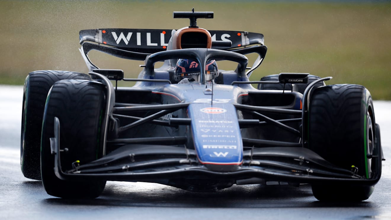 MONTREAL, QUEBEC - JUNE 09:  Alexander Albon of Thailand driving the (23) Williams FW46 Mercedes on track during the F1 Grand Prix of Canada at Circuit Gilles Villeneuve on June 09, 2024 in Montreal, Quebec. (Photo by Chris Graythen/Getty Images)