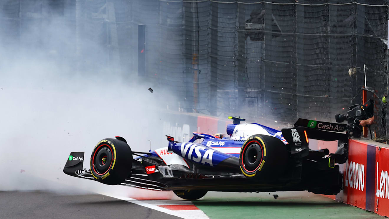 MEXICO CITY, MEXICO - OCTOBER 27: Yuki Tsunoda of Japan driving the (22) Visa Cash App RB VCARB 01 crashes at the start during the F1 Grand Prix of Mexico at Autodromo Hermanos Rodriguez on October 27, 2024 in Mexico City, Mexico. (Photo by Mark Thompson/Getty Images)