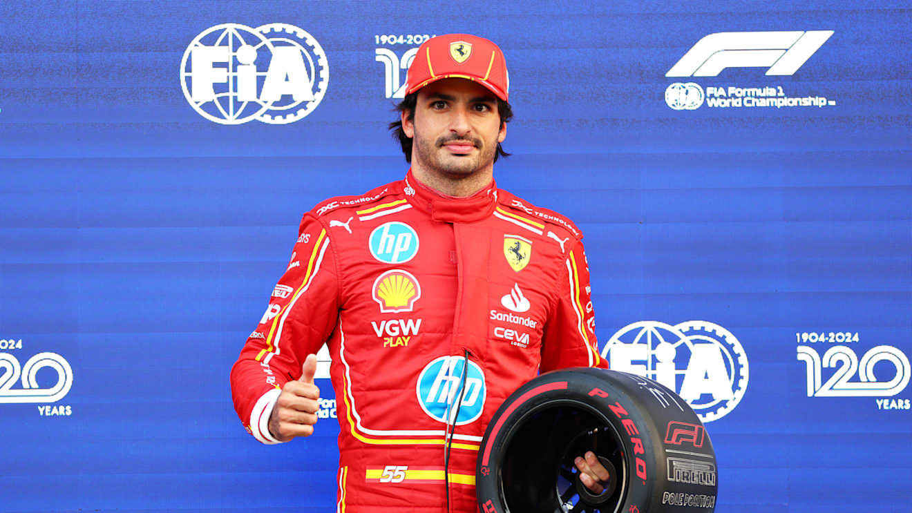 MEXICO CITY, MEXICO - OCTOBER 26: Pole position qualifier Carlos Sainz of Spain and Ferrari poses for a photo with the Pirelli Pole Position award in parc ferme during qualifying ahead of the F1 Grand Prix of Mexico at Autodromo Hermanos Rodriguez on October 26, 2024 in Mexico City, Mexico. (Photo by Bryn Lennon - Formula 1/Formula 1 via Getty Images)