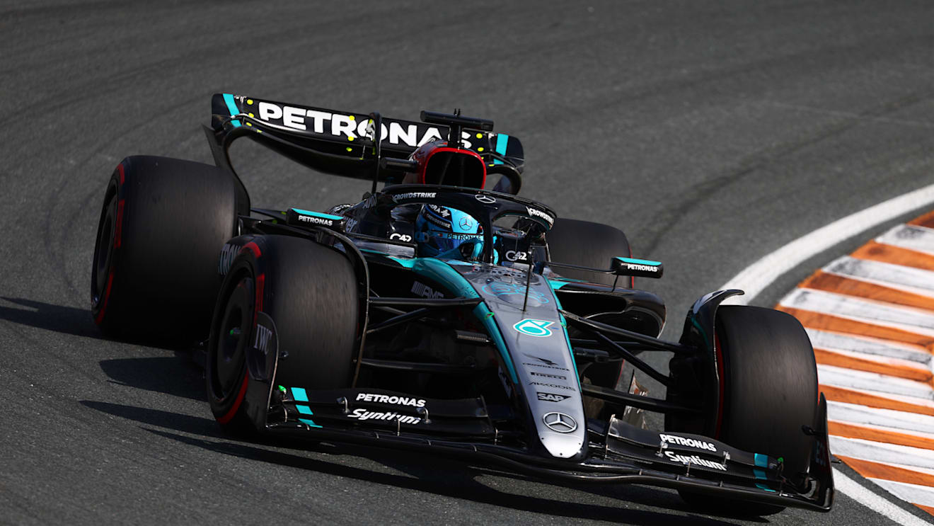 ZANDVOORT, NETHERLANDS - AUGUST 24: George Russell of Great Britain driving the (63) Mercedes AMG Petronas F1 Team W15 on track during qualifying ahead of the F1 Grand Prix of Netherlands at Circuit Zandvoort on August 24, 2024 in Zandvoort, Netherlands. (Photo by Clive Rose/Getty Images)