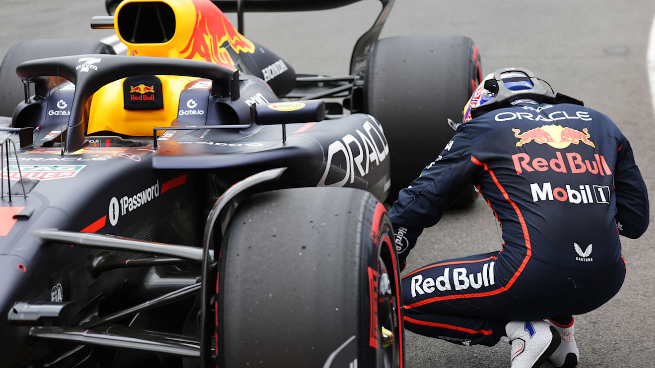 MELBOURNE, AUSTRALIA - MARCH 15: Third placed qualifier Max Verstappen of the Netherlands and Oracle Red Bull Racing inspects his car during qualifying ahead of the F1 Grand Prix of Australia at Albert Park Grand Prix Circuit on March 15, 2025 in Melbourne, Australia. (Photo by Mark Thompson/Getty Images)