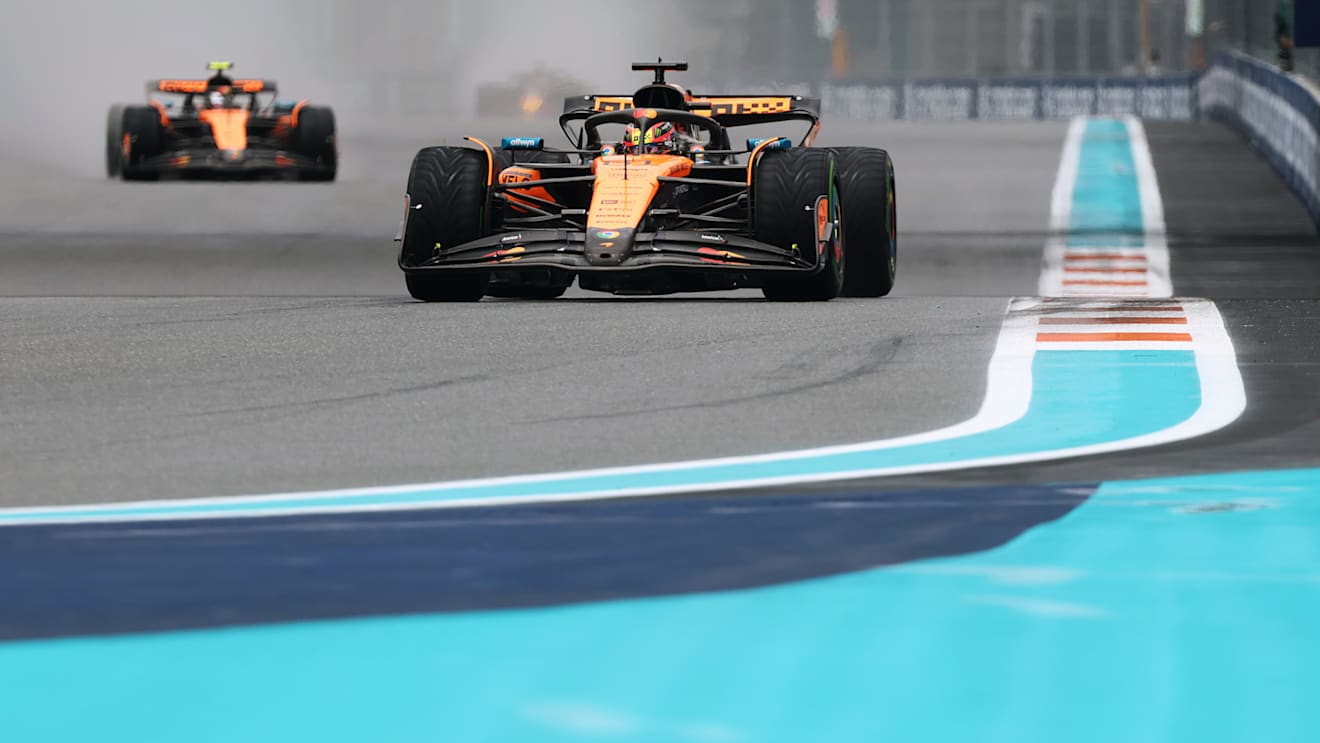 MIAMI, FLORIDA - MAY 03: Oscar Piastri of Australia driving the (81) McLaren MCL39 Mercedes leads Lando Norris of Great Britain driving the (4) McLaren MCL39 Mercedes on track during the Sprint ahead of the F1 Grand Prix of Miami at Miami International Autodrome on May 03, 2025 in Miami, Florida. (Photo by Mark Thompson/Getty Images)