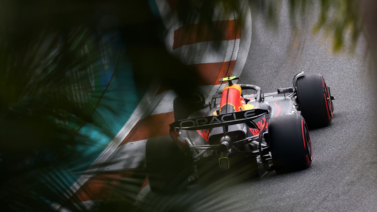 MIAMI, FLORIDA - MAY 03: Yuki Tsunoda of Japan driving the (22) Oracle Red Bull Racing RB21 on track during qualifying ahead of the F1 Grand Prix of Miami at Miami International Autodrome on May 03, 2025 in Miami, Florida. (Photo by Clive Rose/Getty Images)
