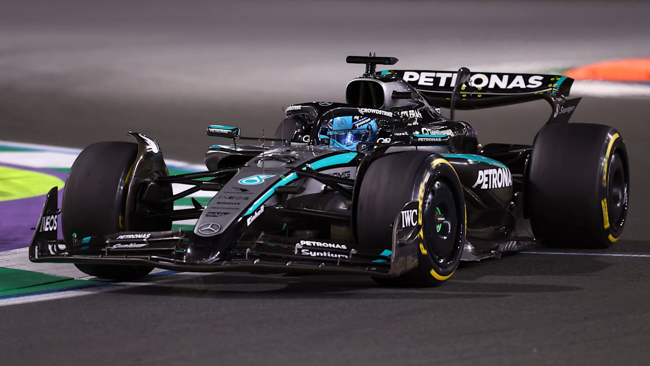 JEDDAH, SAUDI ARABIA - APRIL 20: George Russell of Great Britain driving the (63) Mercedes AMG Petronas F1 Team W16 on track during the F1 Grand Prix of Saudi Arabia at Jeddah Corniche Circuit on April 20, 2025 in Jeddah, Saudi Arabia. (Photo by Alex Pantling/Getty Images)