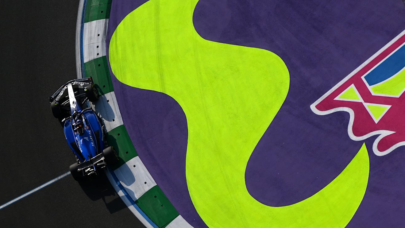 JEDDAH, SAUDI ARABIA - APRIL 18: Alexander Albon of Thailand driving the (23) Williams FW47 Mercedes on track during practice ahead of the F1 Grand Prix of Saudi Arabia at Jeddah Corniche Circuit on April 18, 2025 in Jeddah, Saudi Arabia. (Photo by Clive Mason/Getty Images)