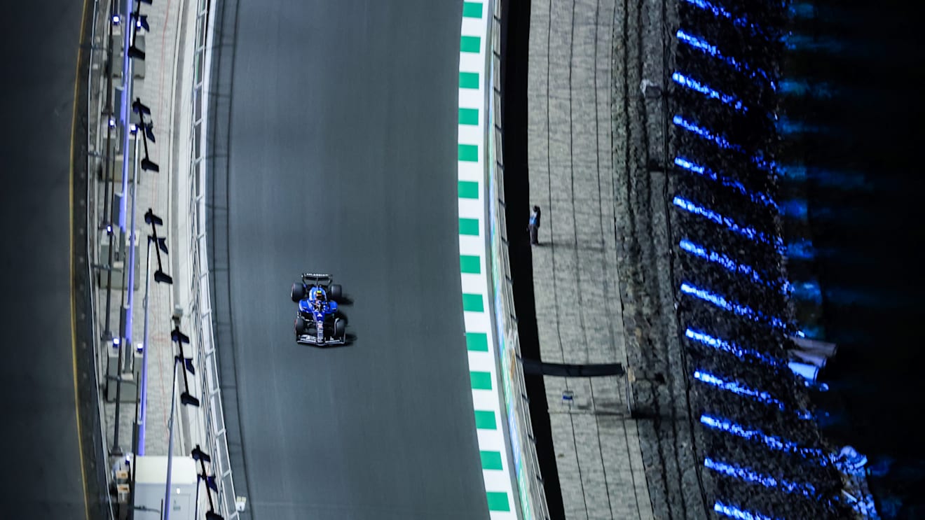 JEDDAH, SAUDI ARABIA - APRIL 19: Carlos Sainz of Spain driving the (55) Williams FW47 Mercedes on track during qualifying ahead of the F1 Grand Prix of Saudi Arabia at Jeddah Corniche Circuit on April 19, 2025 in Jeddah, Saudi Arabia. (Photo by Meg Oliphant/Getty Images)