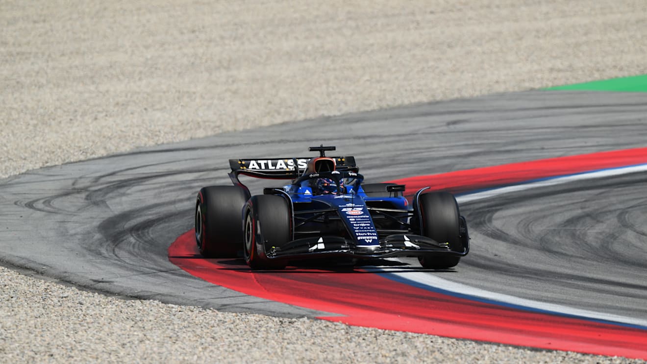 BARCELONA, SPAIN - MAY 31: Alexander Albon of Thailand driving the (23) Williams FW47 Mercedes on track during qualifying ahead of the F1 Grand Prix of Spain at Circuit de Barcelona-Catalunya on May 31, 2025 in Barcelona, Spain. (Photo by David Ramos/Getty Images)