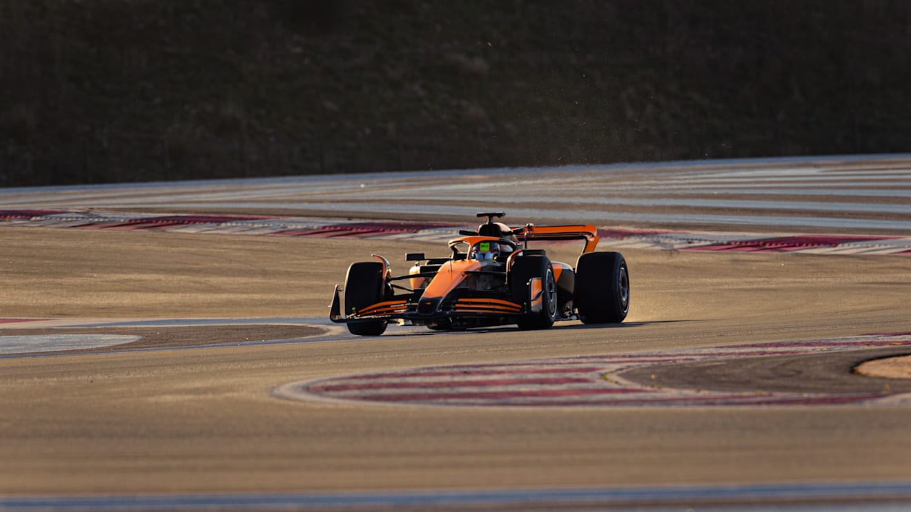 Piastri estuvo en acción para McLaren durante la prueba de neumáticos de lluvia de Pirelli 2026 en Paul Ricard
