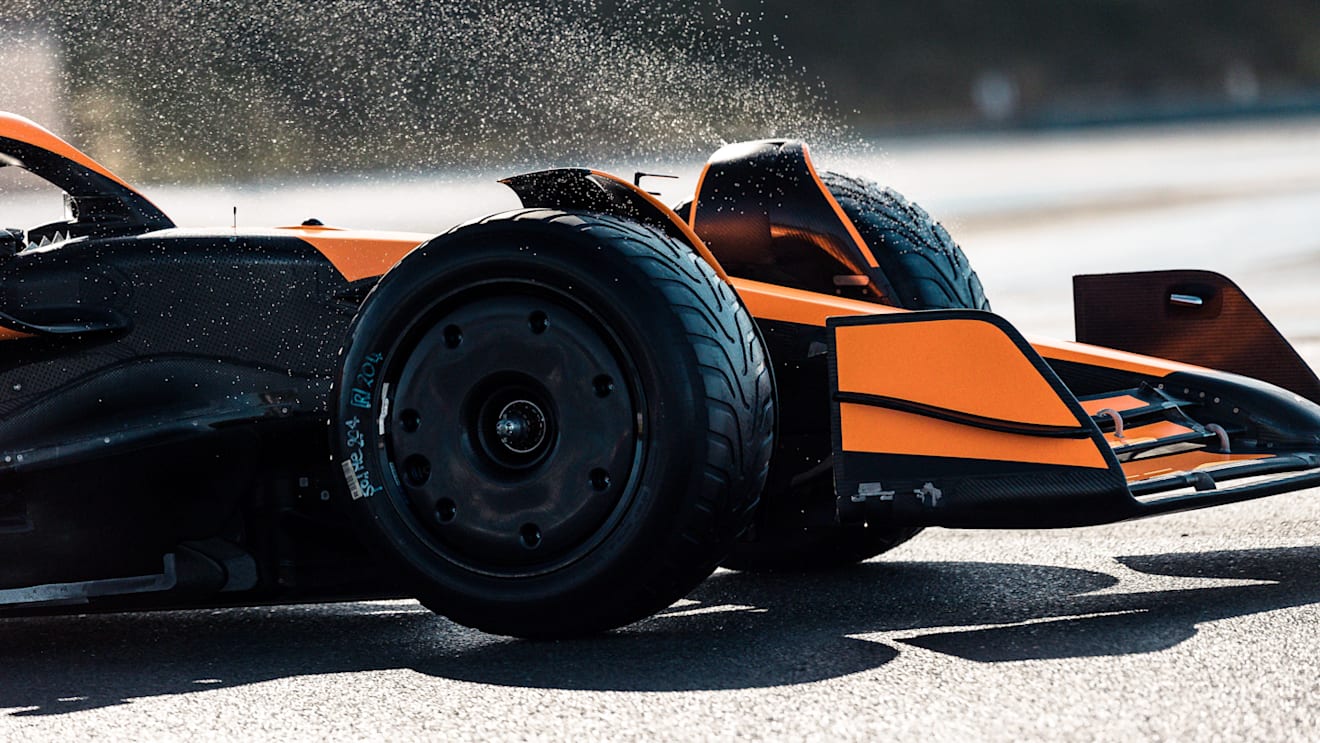 Piastri estuvo en acción para McLaren durante la prueba de neumáticos de lluvia de Pirelli 2026 en Paul Ricard