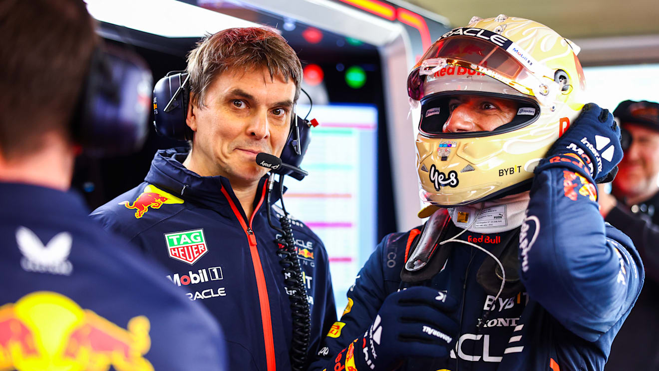 NORTHAMPTON, ENGLAND - JULY 11: Daniel Ricciardo of Australia and Oracle Red Bull Racing talks with Ben Waterhouse, Head of Performance Engineering of Red Bull Racing in the garage during Formula 1 testing at Silverstone Circuit on July 11, 2023 in Northampton, England. (Photo by Mark Thompson/Getty Images)