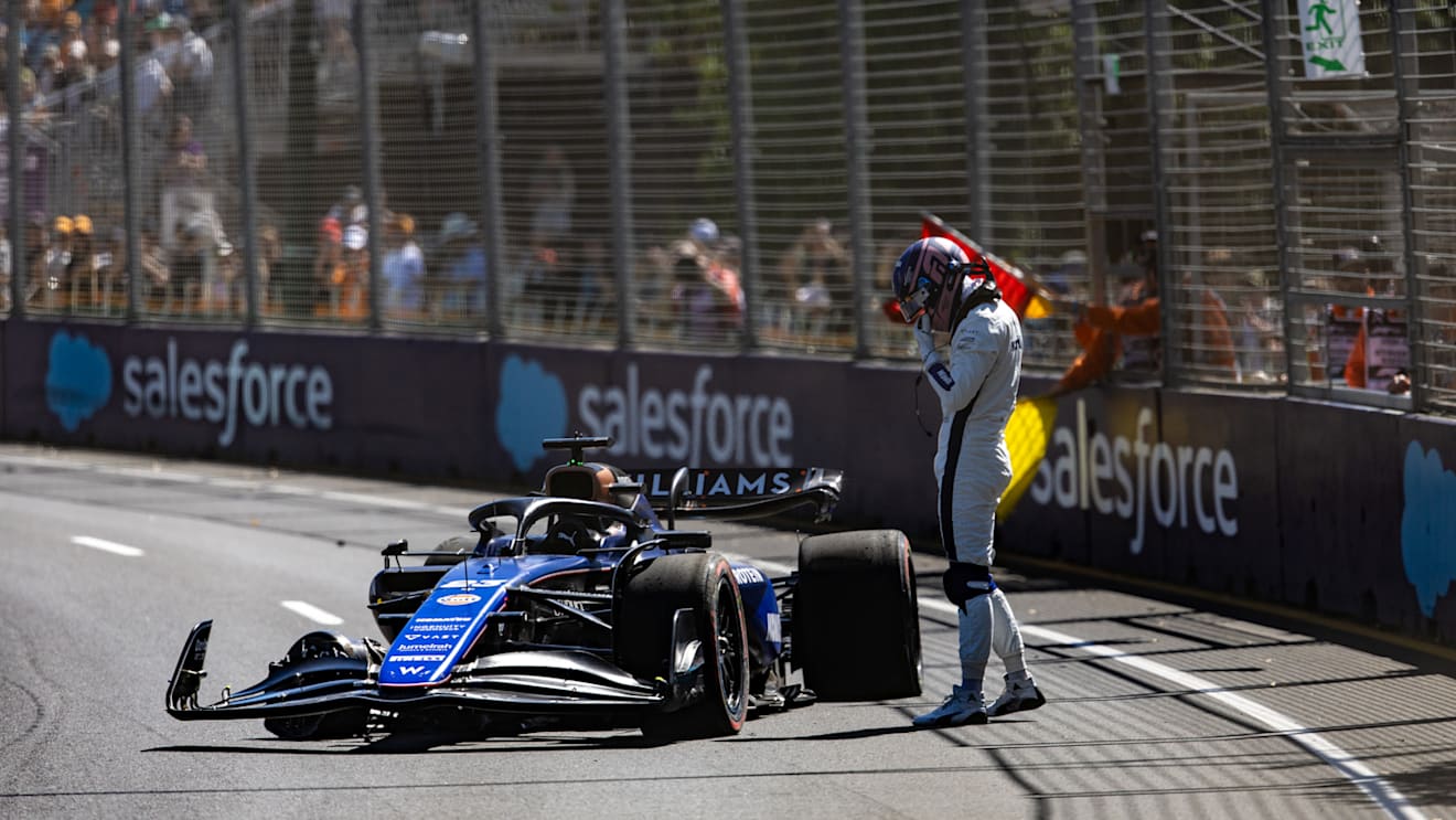 MELBOURNE, AUSTRALIA - MARCH 22: Alex Albon of Thailand and Williams F1 crashes out during FP1 ahead of the F1 Grand Prix of Australia at Albert Park Circuit on March 22, 2024 in Melbourne, Australia. (Photo by Kym Illman/Getty Images)