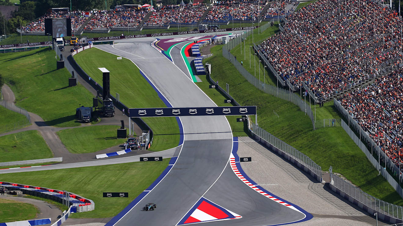 SPIELBERG, AUSTRIA - JUNE 28: A general view showing George Russell of Great Britain driving the (63) Mercedes AMG Petronas F1 Team W15 during Sprint Qualifying ahead of the F1 Grand Prix of Austria at Red Bull Ring on June 28, 2024 in Spielberg, Austria. (Photo by Peter Fox - Formula 1/Formula 1 via Getty Images)