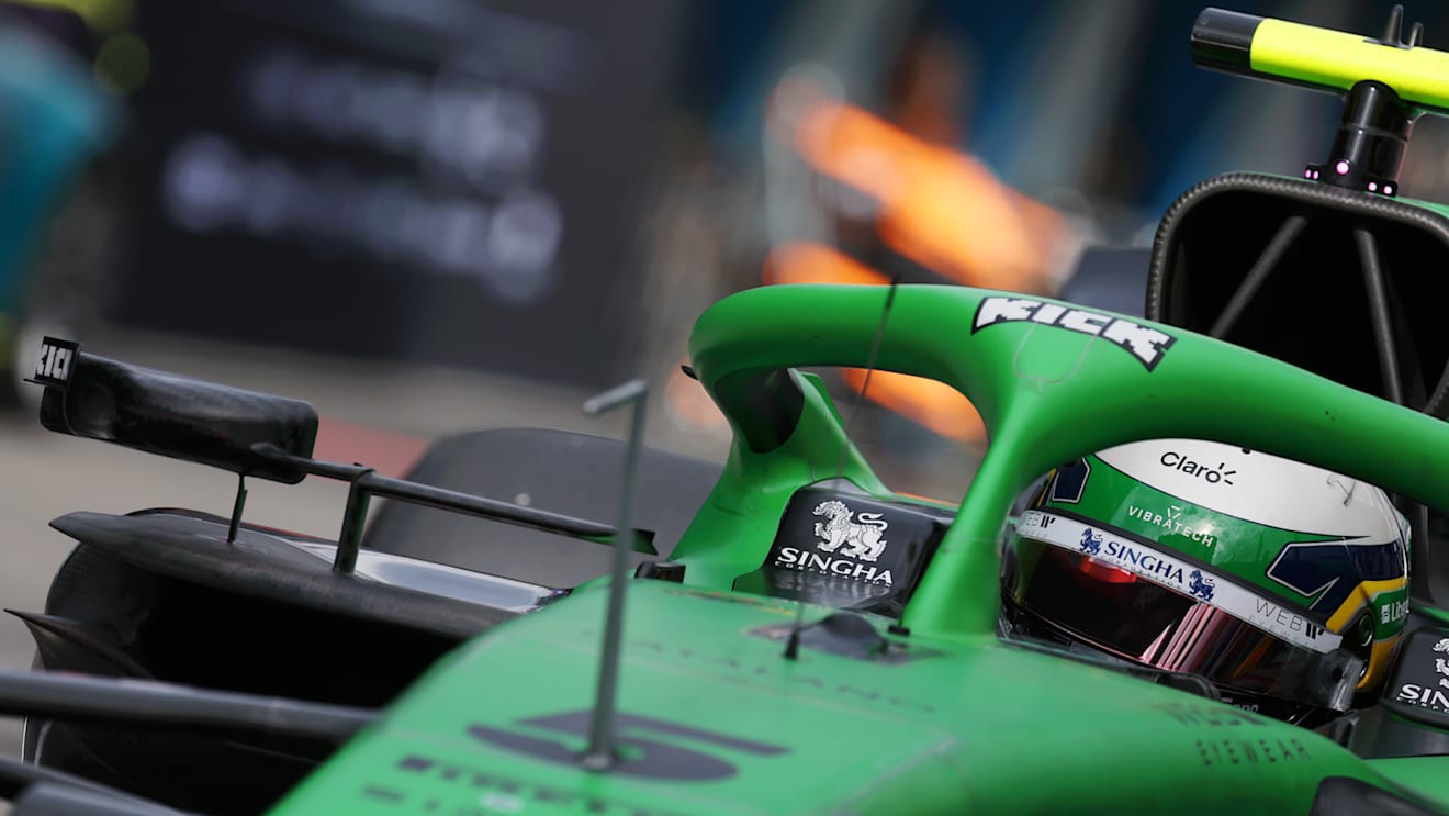 MELBOURNE, AUSTRALIA - MARCH 15: Gabriel Bortoleto of Brazil and Stake F1 Team Kick Sauber prepares to drive during qualifying ahead of the F1 Grand Prix of Australia at Albert Park Grand Prix Circuit on March 15, 2025 in Melbourne, Australia. (Photo by Mark Thompson/Getty Images)