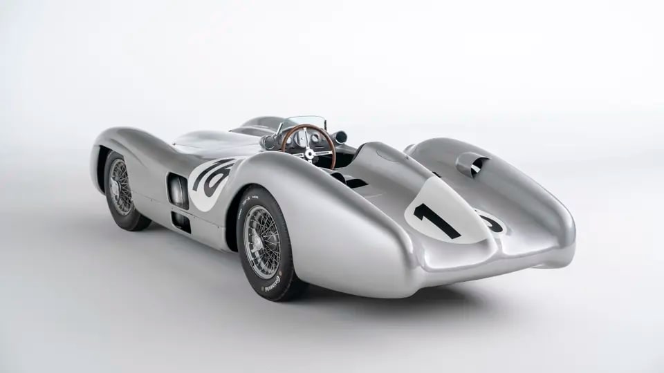 A 1954 Mercedes-Benz W 196 R Stromlinienwagen driven by Fangio and Moss has come up for auction