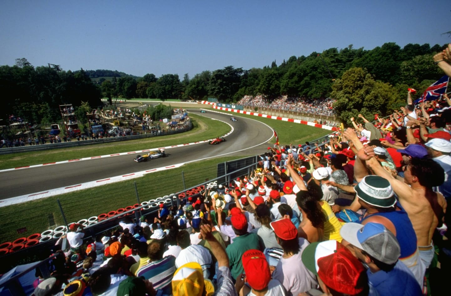1992:  General view of the crowd watching the race during the San Marino Grand Prix at the Imola