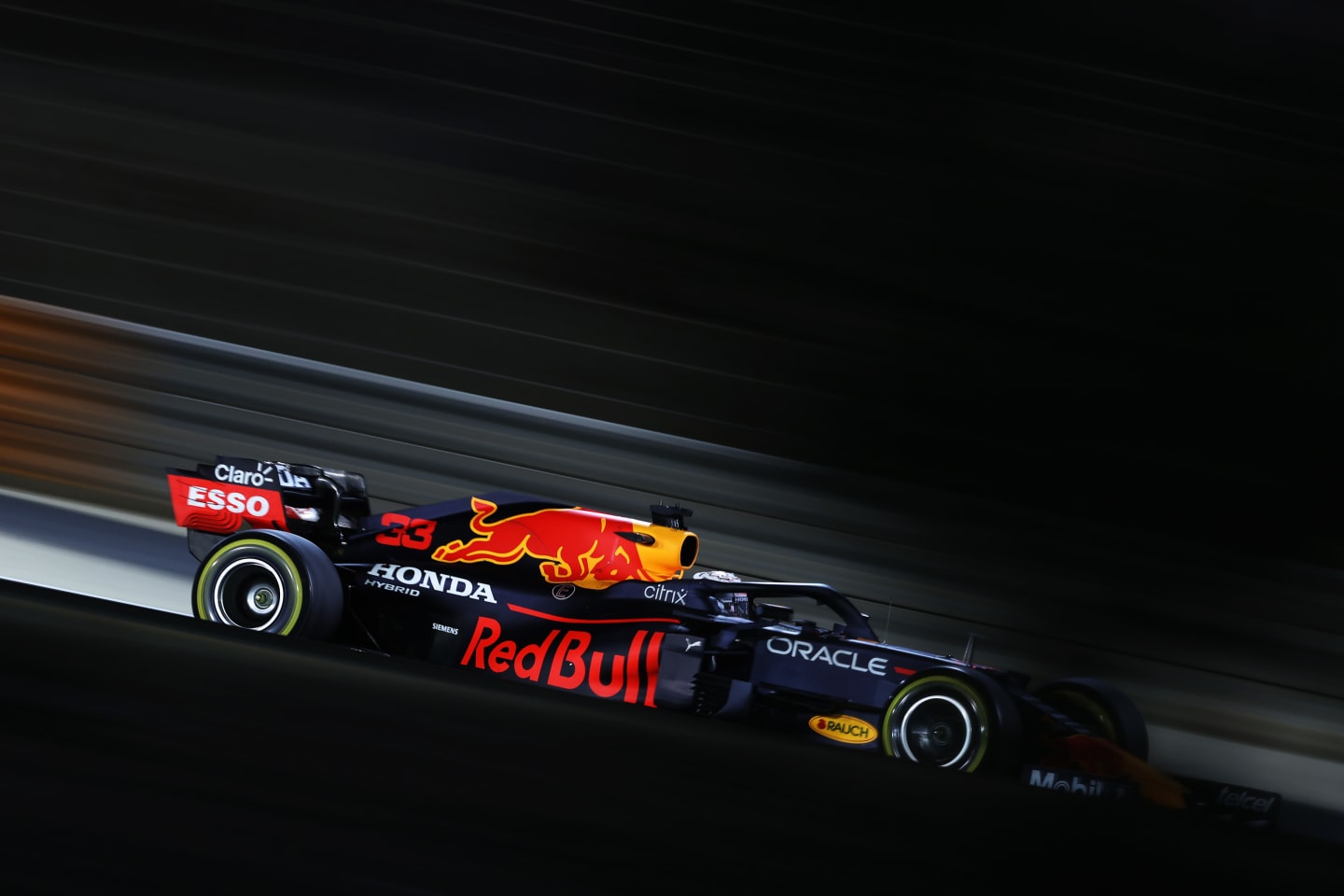 BAHRAIN, BAHRAIN - MARCH 28: Max Verstappen of the Netherlands driving the (33) Red Bull Racing