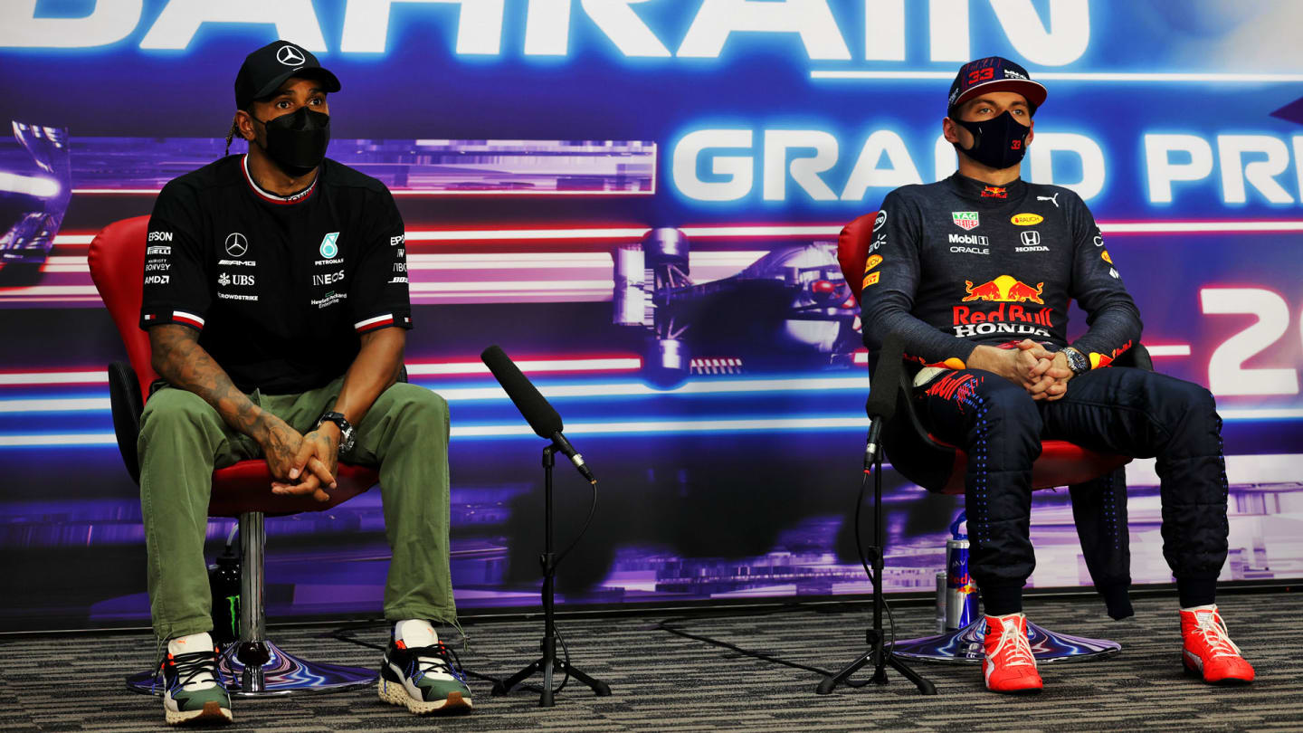 (L to R): Lewis Hamilton (GBR) Mercedes AMG F1 and Max Verstappen (NLD) Red Bull Racing in the post qualifying FIA Press Conference.
27.03.2021. Formula 1 World Championship, Rd 1, Bahrain Grand Prix, Sakhir, Bahrain, Qualifying Day.
- www.xpbimages.com, EMail: requests@xpbimages.com © Copyright: 
FIA Pool Image for Editorial Use Only