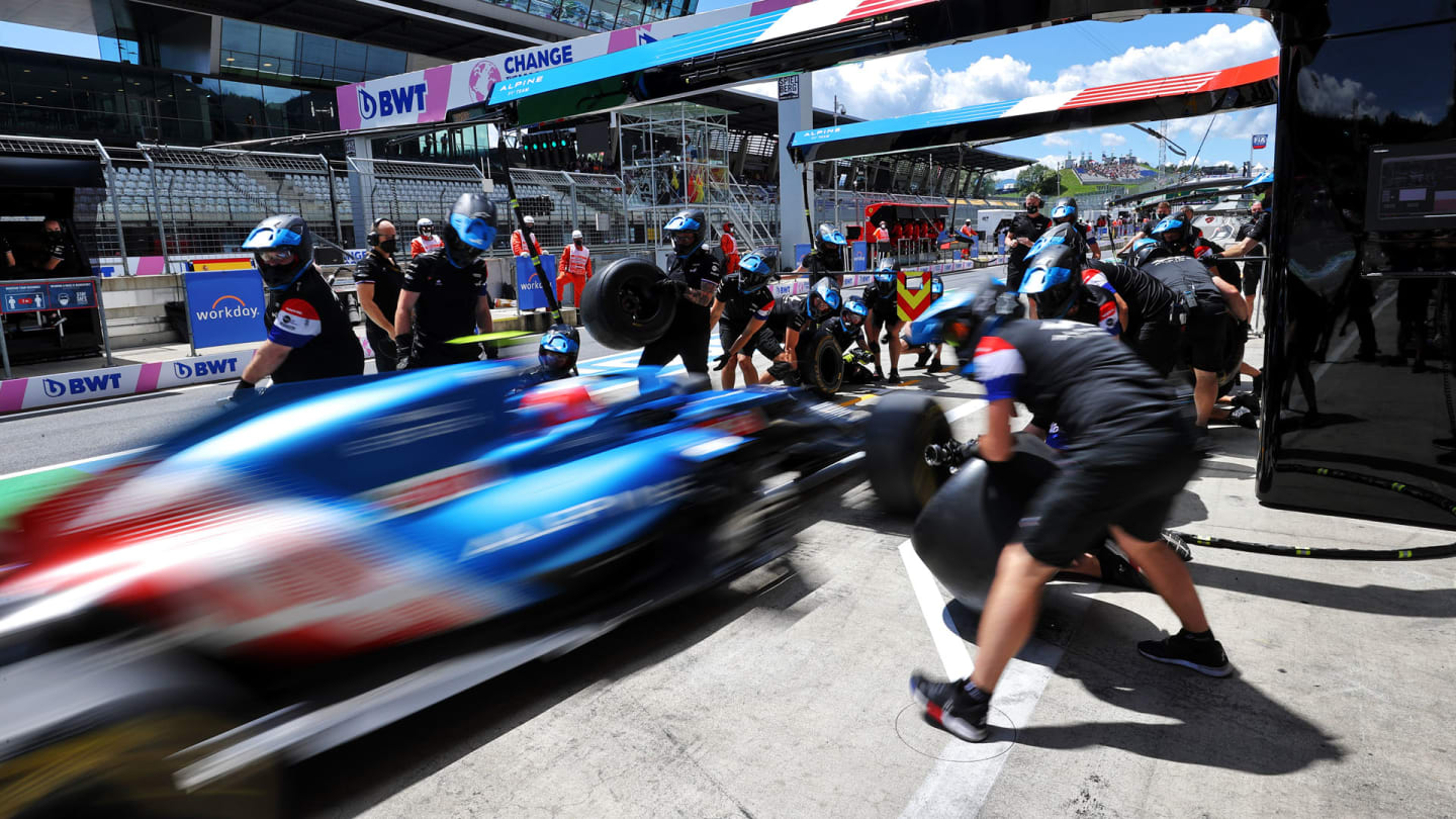 Esteban Ocon (FRA) Alpine F1 Team A521 practices a pit stop.

Steiermark Grand Prix, Saturday 26th