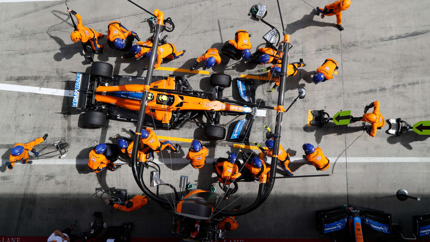 Lando Norris, McLaren MCL35M pit stop