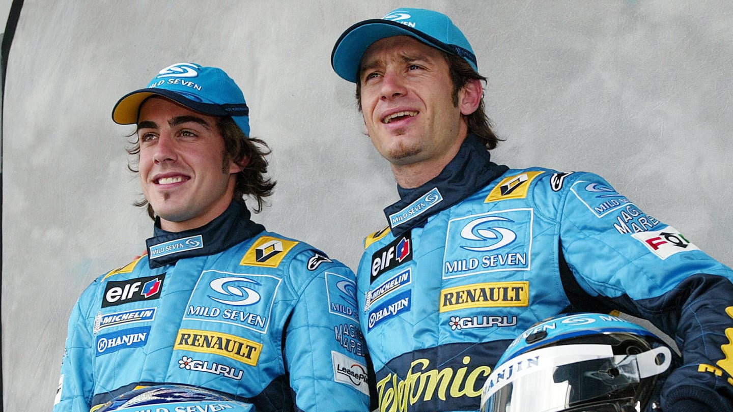 MELBOURNE, AUSTRALIA:  Team Renault's Fernando Alonso (L) of Spain and Jarno Trulli (R) of Italy